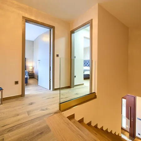 House Fra&la With Private Pool Holiday home *