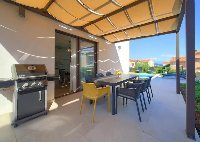 House Fra&la With Private Pool * Krk Town