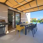 House Fra&la With Private Pool * Krk Town