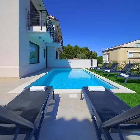 House Fra&la With Private Pool * Krk Town