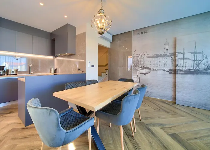 House Fra&la With Private Pool Ferienhaus *
